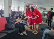 Ornament Natal dan Spot Foto Instagramable Menghiasi Bandara Sam Ratulangi