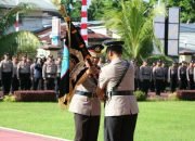 Resmi Jabat Kapolda Sulut, Irjen Pol Yudhiawan Terima Pataka Maesaan Waya