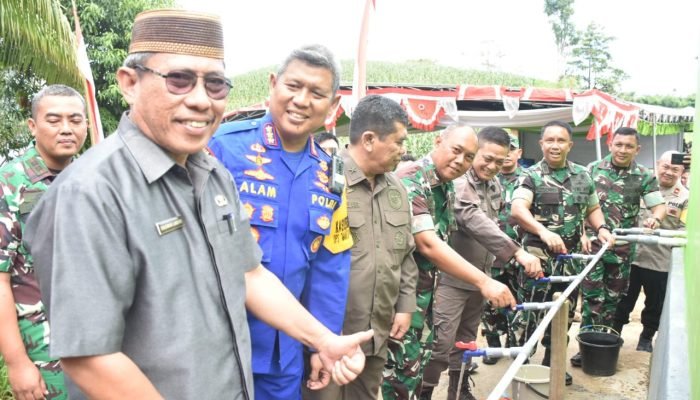 Pangdam Merdeka Resmikan Program Manunggal Air TNI AD di Gorut