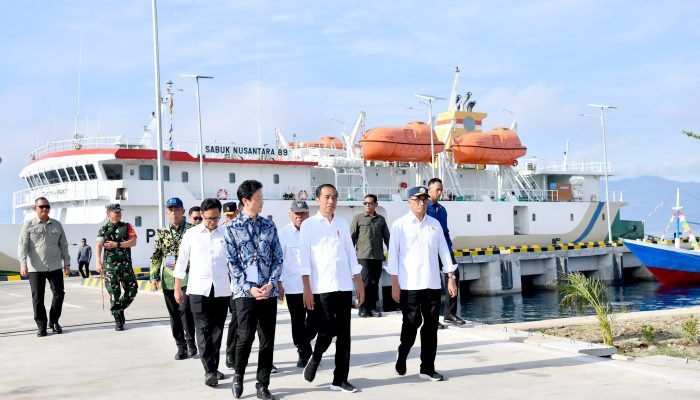 Pangdam XIII/Mdk Dampingi Presiden Jokowi Resmikan Rehabilitasi Pelabuhan Wani Sulteng