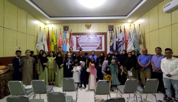 Bukber, KPU Manado Santuni Anak Yatim