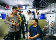 Kapolri Pastikan Pemudik Terlayani dengan Baik Saat Tinjau Stasiun Pasar Senen