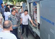 Mewakili Pemkot Manado, Sekda Micler Lakat Terima Bantuan Kendaraan Instalasi Penjernih Air dari BPPW Sulut