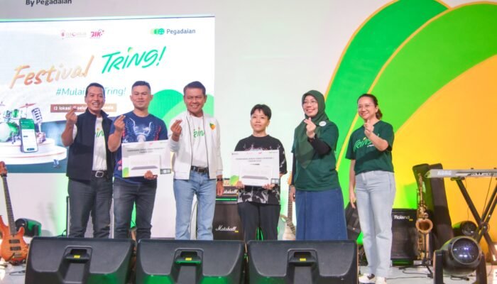PT Pegadaian Kanwil V Manado Serahkan Hadiah Program Badai Emas 2025 pada Festival Tring di Manado Town Square