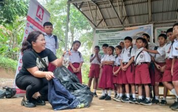 Alfamidi Edukasi Siswa SD Cara Kelola Sampah Jadi Rupiah