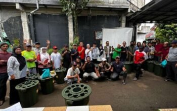 UPER Berdayakan Warga Depok lewat Budikdamber