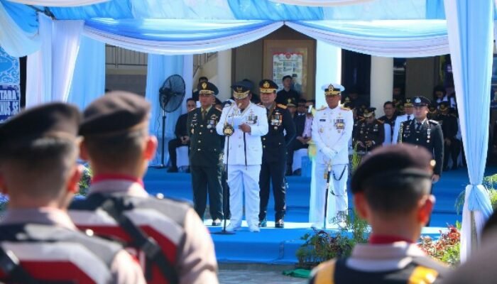 Kapolda Sulut Bersama Forkopimda Dampingi Gubernur Pimpin Upacara Hari Bhayangkara ke-80 di Mako Polda 
