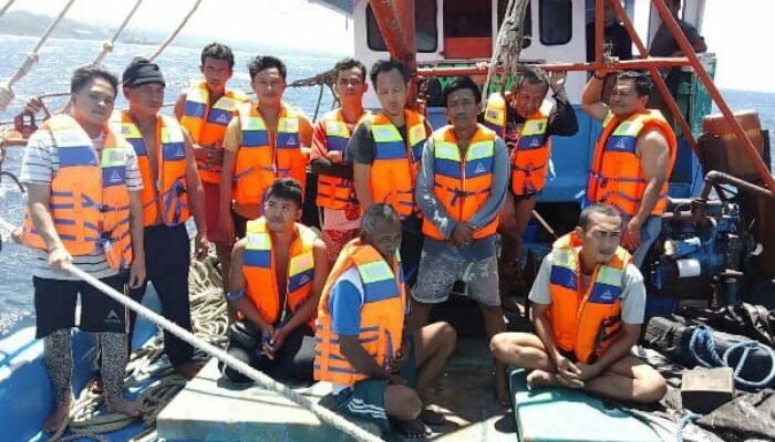 Cuaca Ekstrem Tenggelamkan KM Koxinga di Perairan Kema, Seluruh ABK Berhasil Diselamatkan