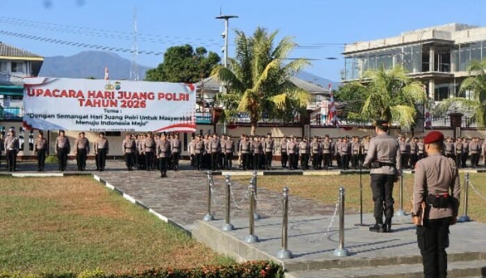 Momen Haru Apel Pagi Terakhir, Irjen Pol Roycke Harry Langie Pamit dari Polda Sulut